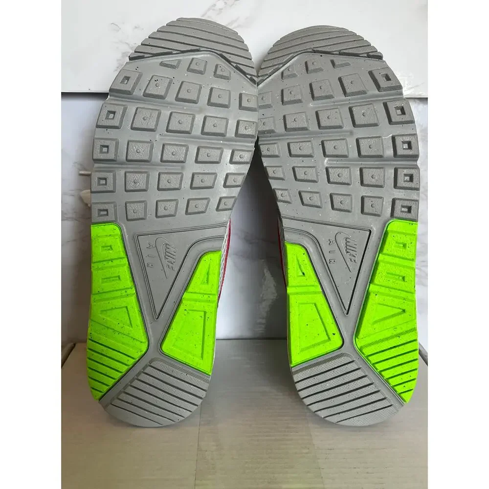 Nike Women's Air Max Correlate in white/fireberry/pure platinum, size 7 NIB - Picture 6 of 8